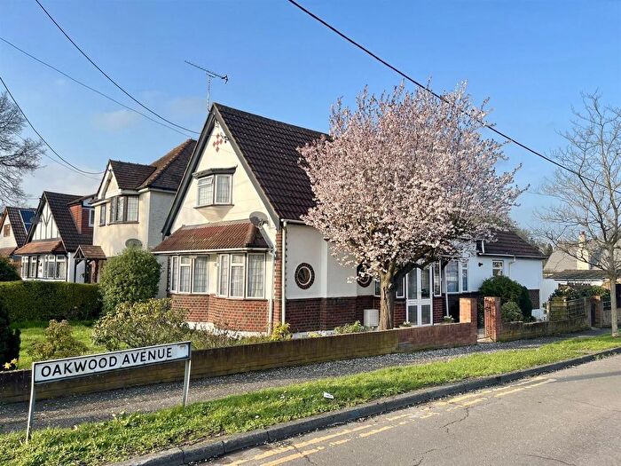 3 Bedroom Detached House For Sale In Oakwood Avenue, Hutton, Brentwood, CM13