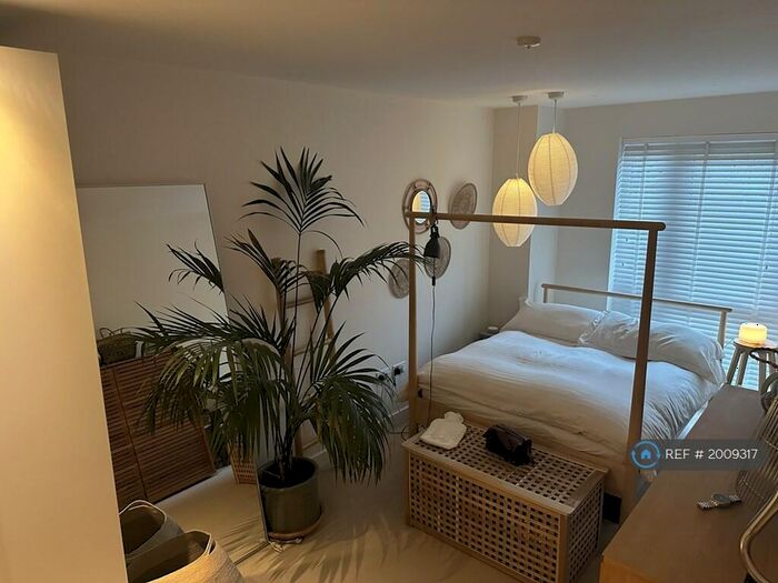 1 Bedroom Flat To Rent In Globe Court, London, NW9