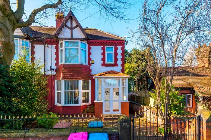 4 Bedroom Semi-Detached House To Rent In Claremont Road, Salford, Salford, M6