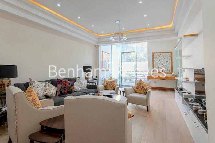 5 Bedroom Town House To Rent In Trevor Place, Knightsbridge SW7