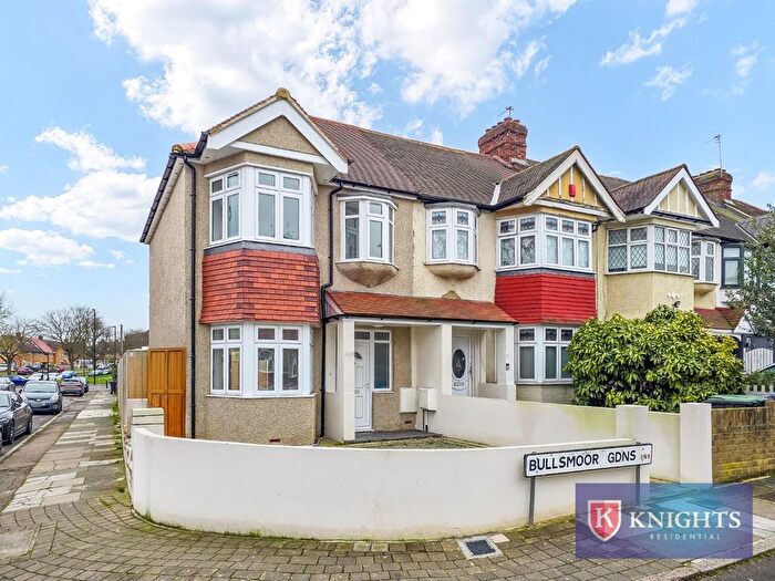 2 Bedroom End Of Terrace House For Sale In Bullsmoor Gardens, Waltham Cross, EN8