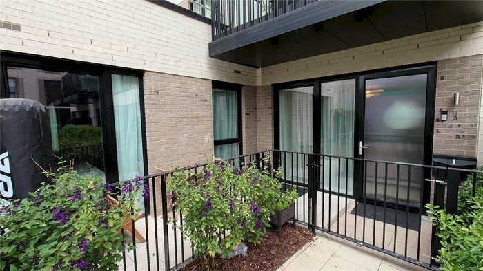 2 Bedroom Flat To Rent In Carnation Gardens, Hayes, Greater London, UB3