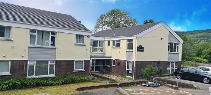 2 Bedroom Apartment To Rent In Clun Y Bont, SA11