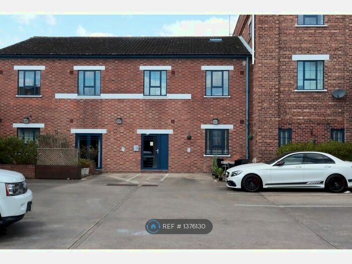 2 Bedroom Flat To Rent In New House, Chester, CH3