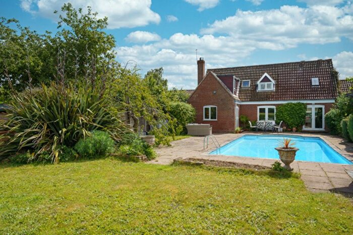 4 Bedroom Chalet For Sale In The Street, Barton Turf, NR12