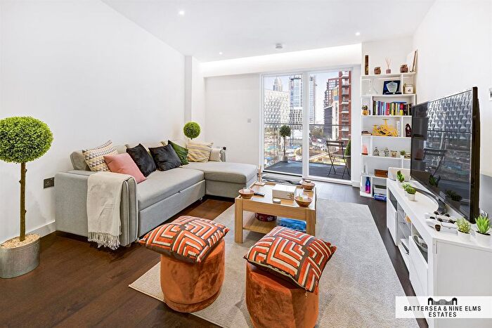 2 Bedroom Flat To Rent In Senate Building, Lexington Gardens, SW11