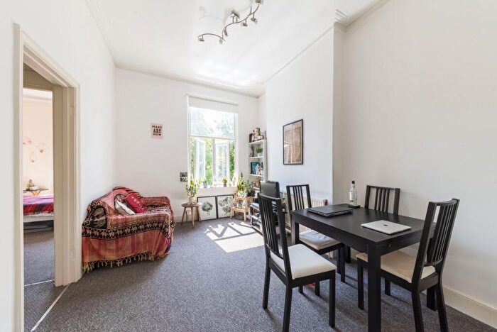 1 Bedroom Flat To Rent In Minster Road, West Hampstead, NW2