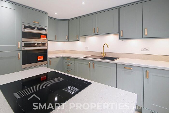 Studio To Rent In Westgate, Huddersfield, HD1