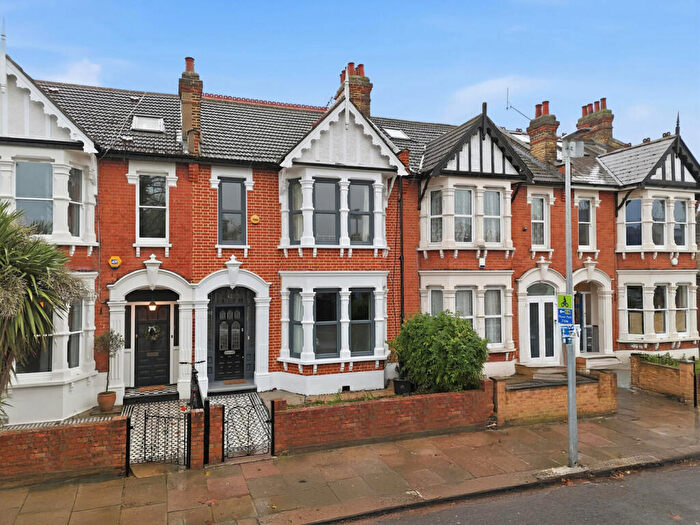 3 Bedroom House For Sale In Empress Avenue, Aldersbrook, E12