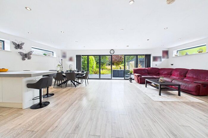 5 Bedroom Detached House For Sale In Anvil Crescent, Broadstone, Dorset, BH18 - Photo 2