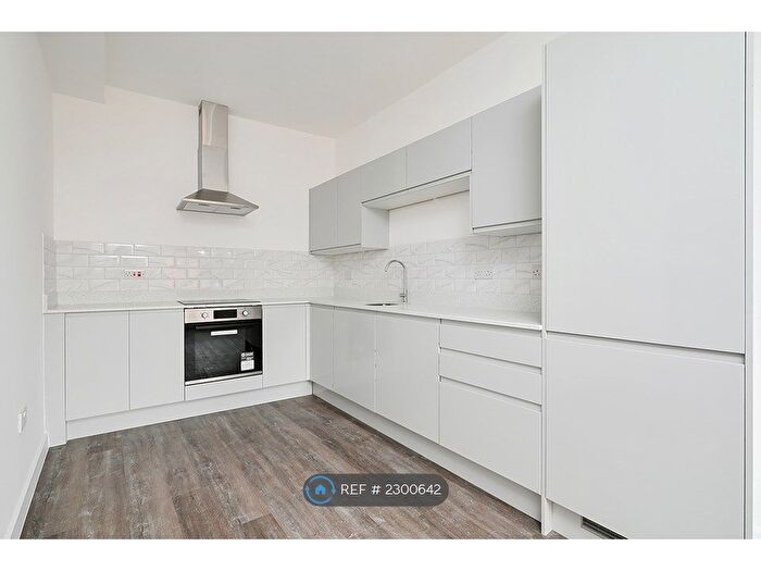 2 Bedroom Flat To Rent In Lynchford Road, Farnborough, GU14