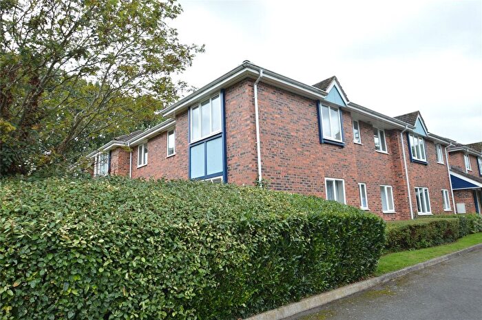 2 Bedroom Flat To Rent In Corinthian Court, Alcester, Warwickshire, B49