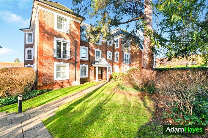 2 Bedroom Flat For Sale In Woodside Avenue, North Finchley, N12