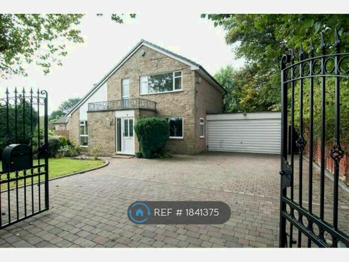 6 Bedroom Detached House To Rent In Standiforth Lane, Huddersfield, HD5