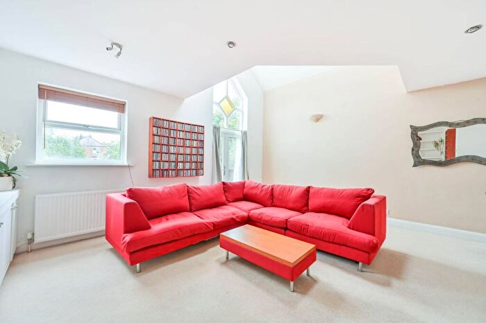 3 Bedroom Flat For Sale In Shoot Up Hill, West Hampstead, London, NW2