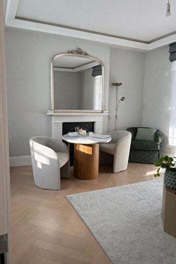 1 Bedroom Flat To Rent In Wrights Lane, W8