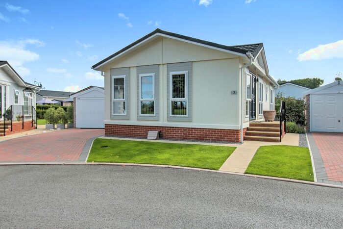 2 Bedroom Mobile/park Home For Sale In Chilton Park, Bridgwater, TA6