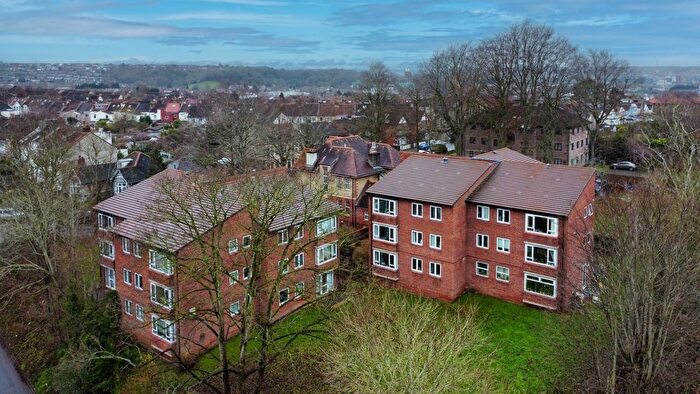 2 Bedroom Flat For Sale In The Beeches, Salisbury Road, St. Annes Park, BS4