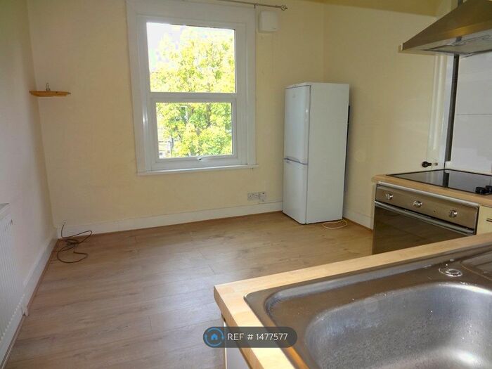 2 Bedroom Terraced House To Rent In Lea Bridge Road, London, E10