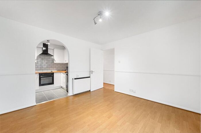 1 Bedroom Apartment For Sale In Champion Road, London, SE26