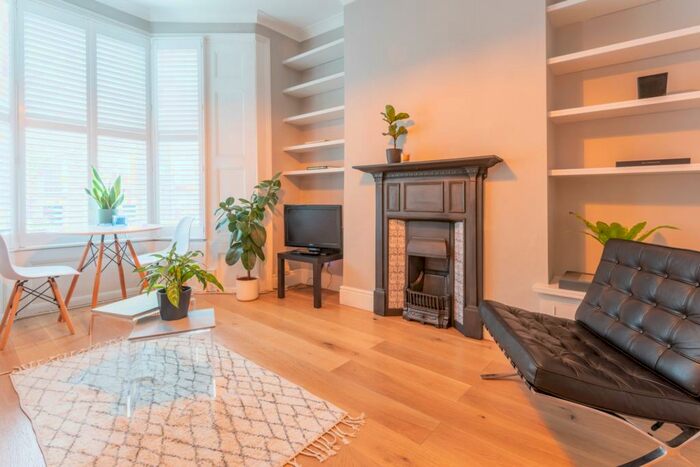 1 Bedroom Flat To Rent In Upper Ground Floor, Leconfield Road, London, N5