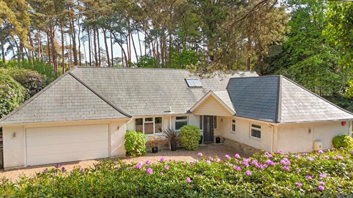 4 Bedroom Detached House For Sale In Avon Castle, Ringwood, BH24