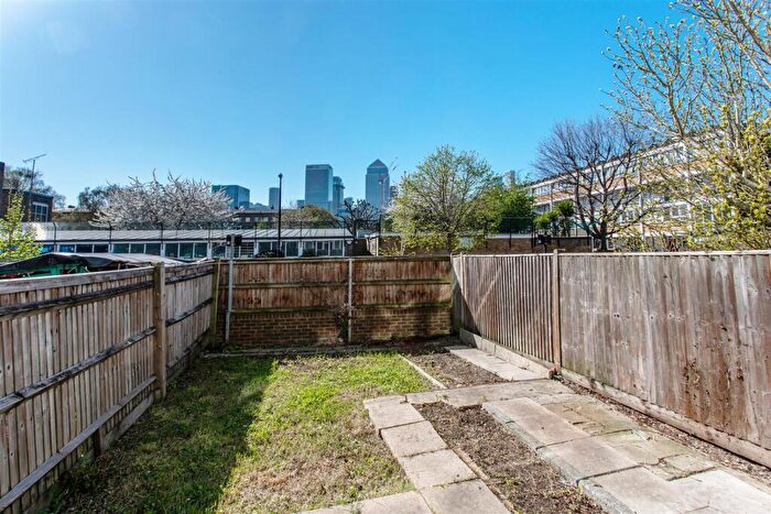 3 Bedroom Flat For Sale In Cordelia Street, Poplar, E14