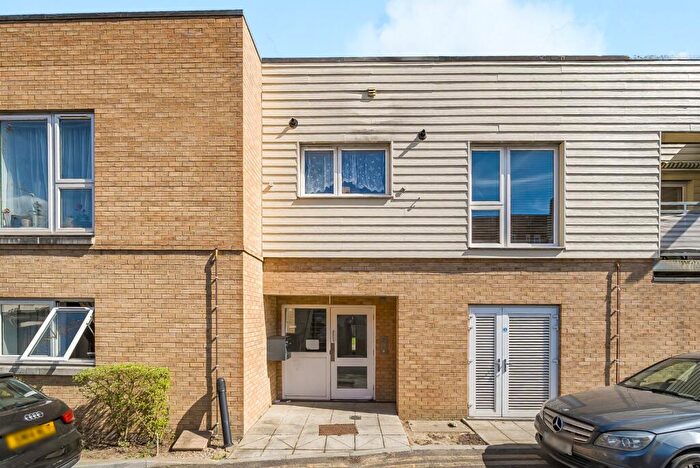1 Bedroom Apartment For Sale In Bazalgette House, Arbuthnot Road, Morden, Surrey, SM4