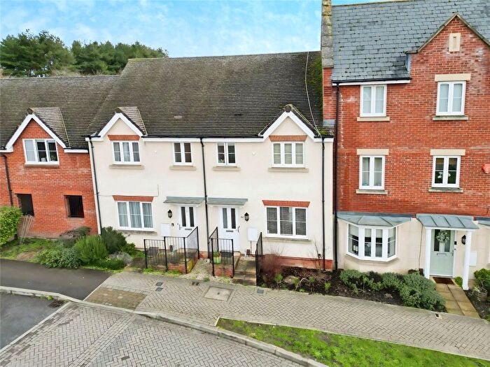 3 Bedroom Terraced House For Sale In Sparrowhawk Way, Bracknell, Berkshire, RG12
