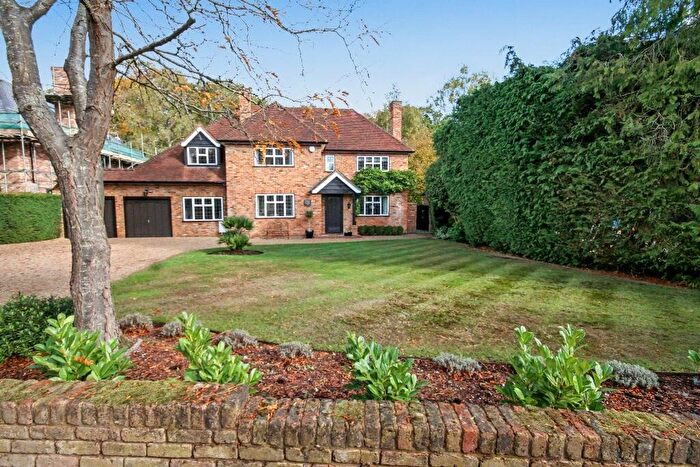 4 Bedroom Detached House For Sale In Howards Thicket, Gerrards Cross, Buckinghamshire, SL9