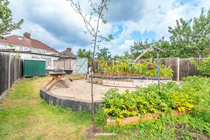 5 Bedroom Semi-Detached House To Rent In Park View, Wembley, HA9