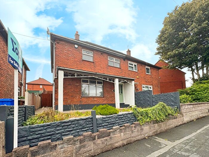 3 Bedroom Semi-Detached House For Sale In Whitridge Grove, Bentilee, Stoke-On-Trent, ST2