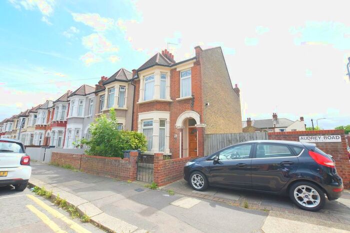 3 Bedroom End Of Terrace House To Rent In Audrey Road, Ilford, IG1