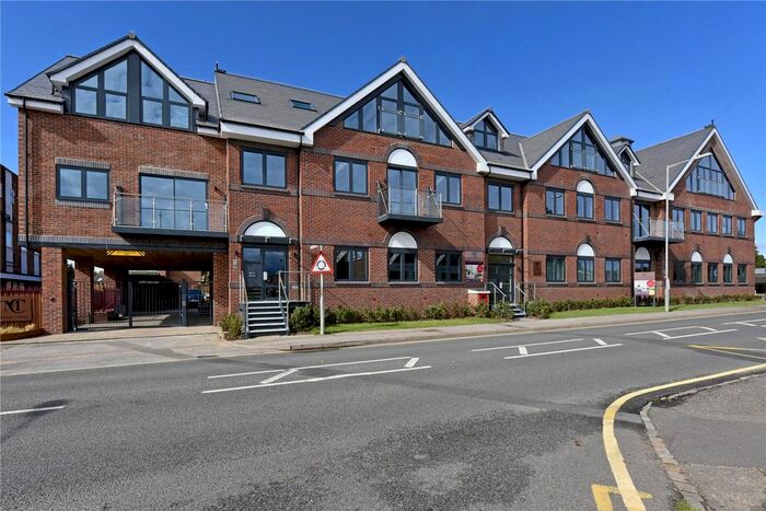 2 Bedroom Flat To Rent In Medley Court, Woodside Road, Amersham, HP6