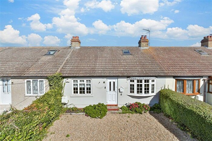 2 Bedroom Chalet For Sale In Eastchurch Road, Sheerness, Kent, ME12