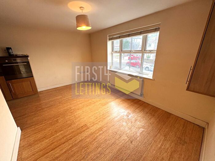 1 Bedroom Flat To Rent In Eastfield Road, West End, LE3