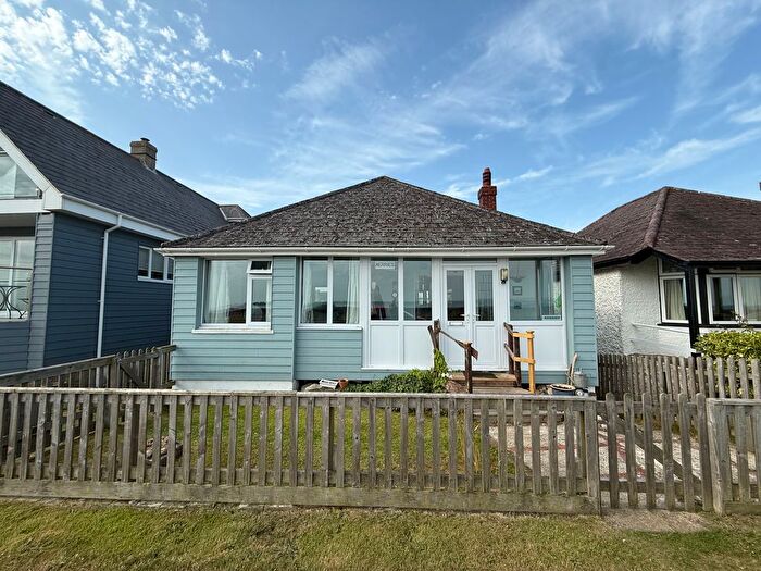 3 Bedroom Bungalow To Rent In Duver Road, Seaview, PO34