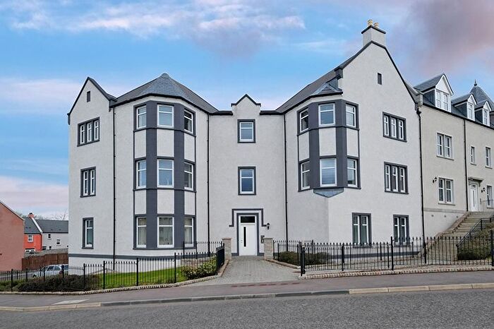 2 Bedroom Flat To Rent In Firhill Square, Top Floor, AB41