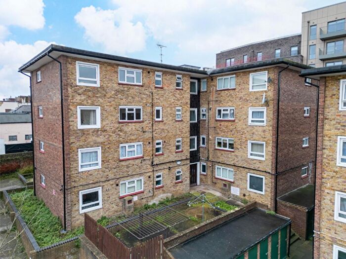 2 Bedroom Apartment To Rent In St. Andrews Court, Queen Street, Gravesend, DA12