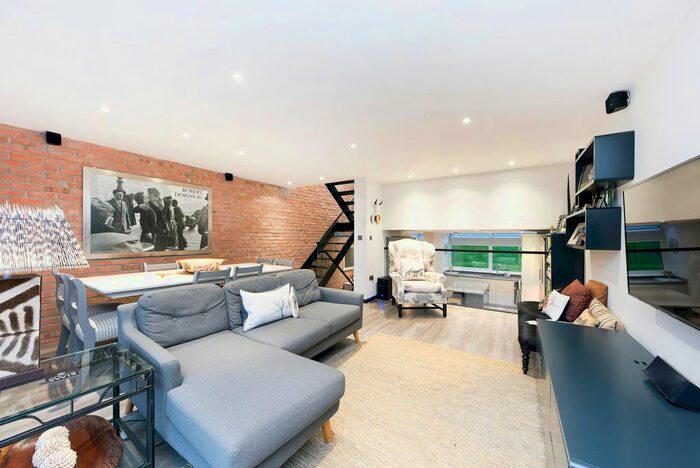 2 Bedroom Property To Rent In Sarjant Path, London, SW19