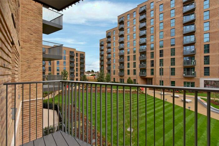 2 Bedroom Flat To Rent In Darjeeling House, Memorial Avenue, Slough, SL1