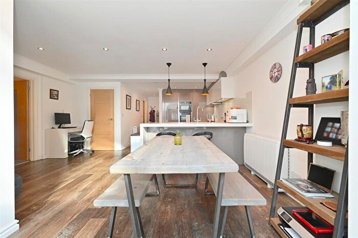 2 Bedroom Apartment To Rent In Burrells Wharf, Isle Of Dogs, E14