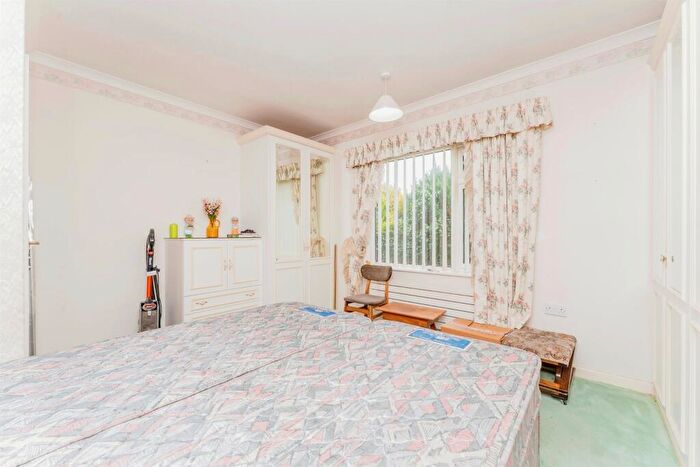 2 Bedroom Detached Bungalow For Sale In Saffron Road, Higham Ferrers, NN10