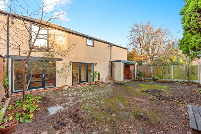 3 Bedroom Detached House For Sale In Rear Of, London Road, Newark, NG24