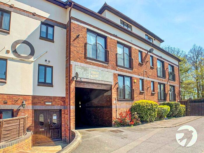 Studio To Rent In Edward Court, Capstone Road, Chatham, Kent, ME5