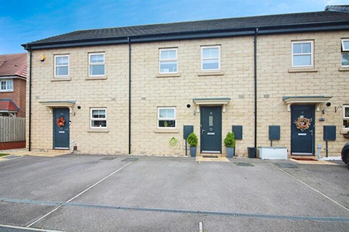 3 Bedroom Town House For Sale In Hotspur Way, Sherburn In Elmet, Leeds, LS25