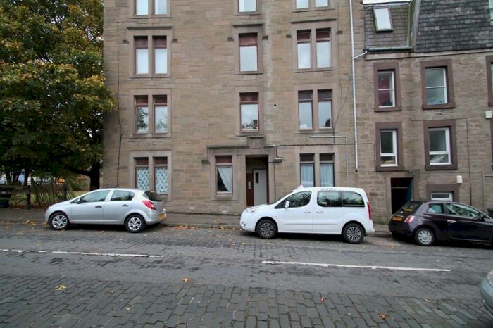 2 Bedroom Flat To Rent In Crescent Street, Stobswell, Dundee, DD4