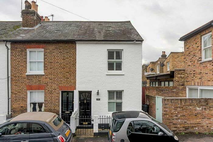 2 Bedroom Cottage To Rent In Beatrice Road, Richmond, TW10