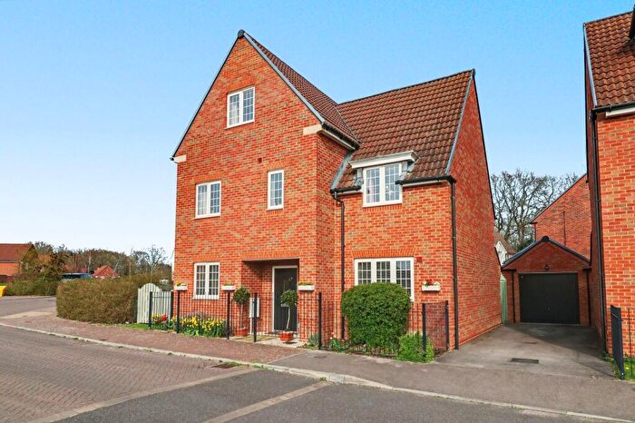 4 Bedroom Detached House For Sale In Savernake Way, Fair Oak, SO50