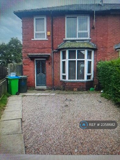 3 Bedroom Semi-Detached House To Rent In Further Pits, Rochdale, OL11